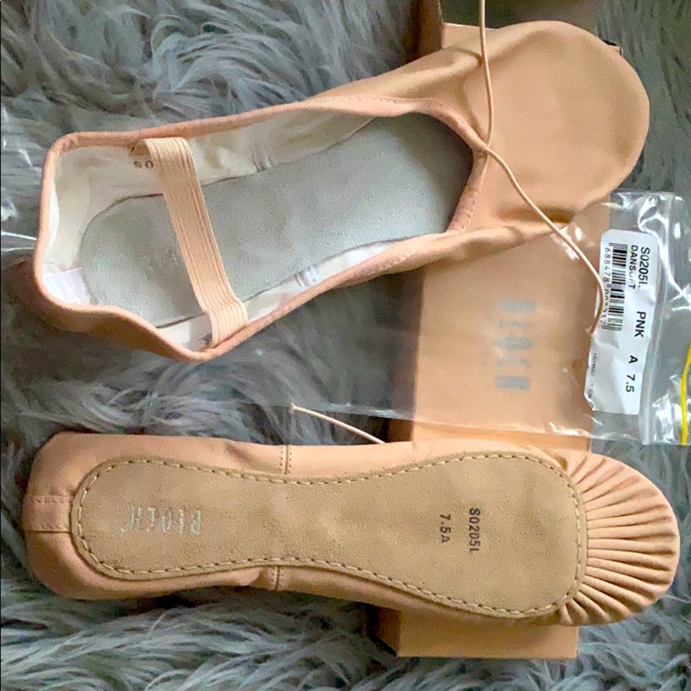 Authentic BLOCH pink NEW ballet slipper